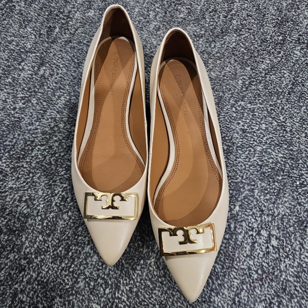 Tory burch flats in size 38.5